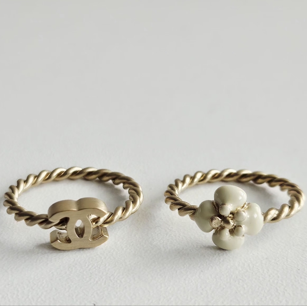 Chanel Double Enamel Camellia & CC Twist Ring Set - Picture 4 of 12